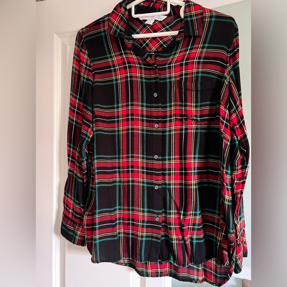 Old navy plaid button up shirt - Picture 2 of 6
